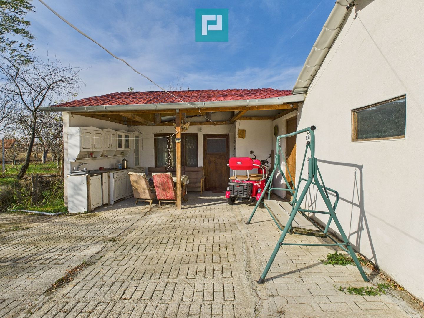 Casuță cu priveliște panoramică spre Cetatea Șiria