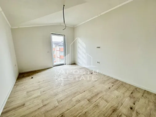 Apartament cu 4 camere, terasa de 30 mp, zona Planetelor din Giroc