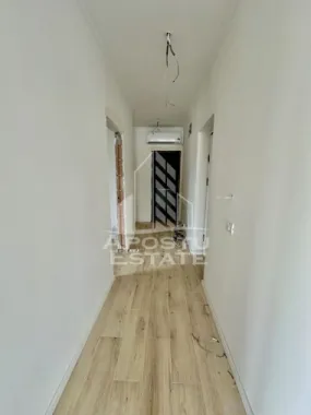 Apartament cu 4 camere, terasa de 30 mp, zona Planetelor din Giroc