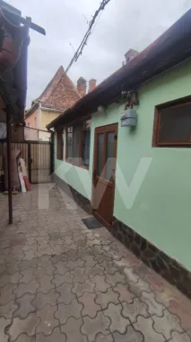 Apartament 2 camere de închiriat, la parterul unei case-zonă ultracentrală Sibiu