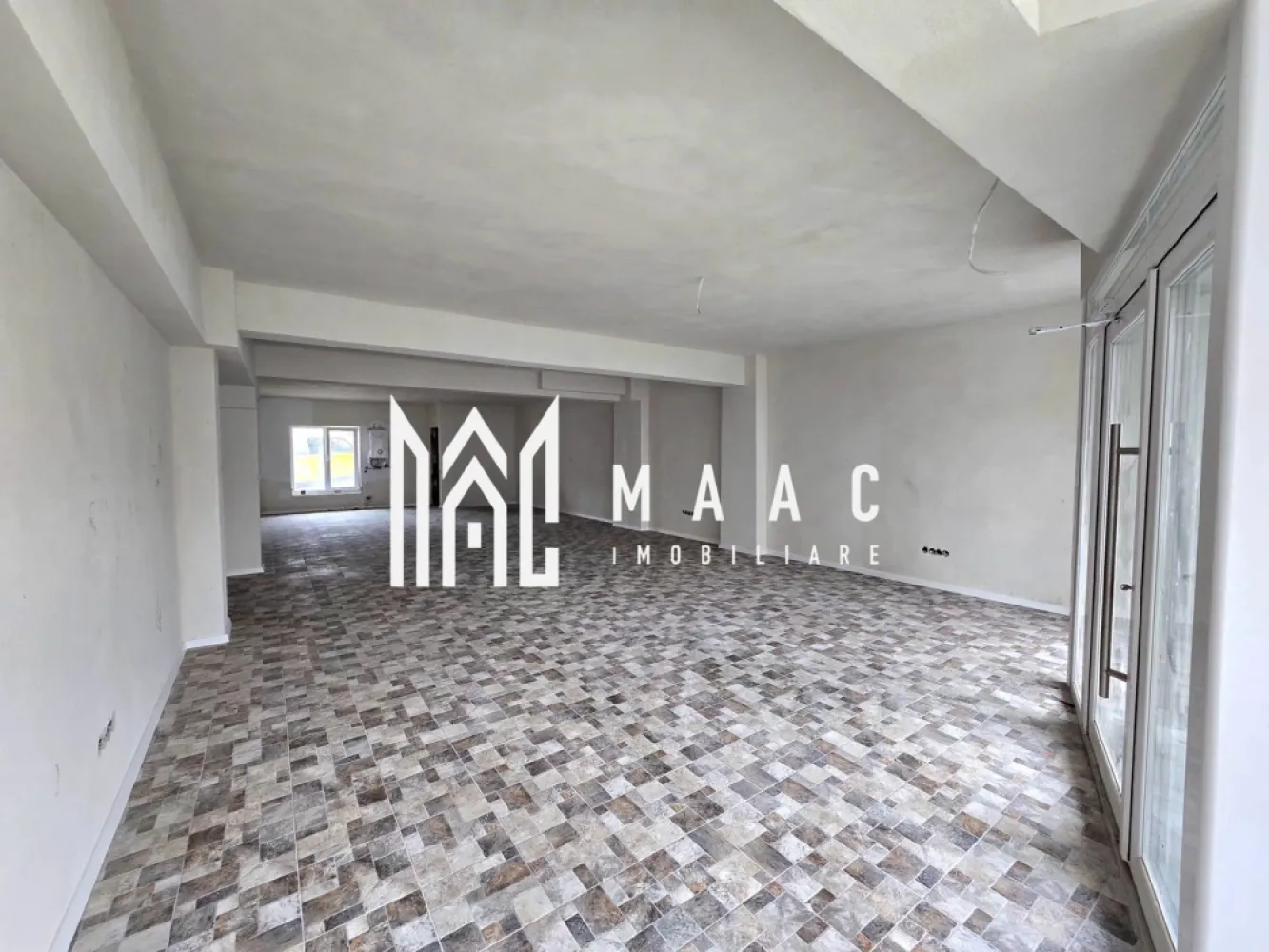 Spațiu comercial | 94MPU | Vad Pietonal | Turnisor