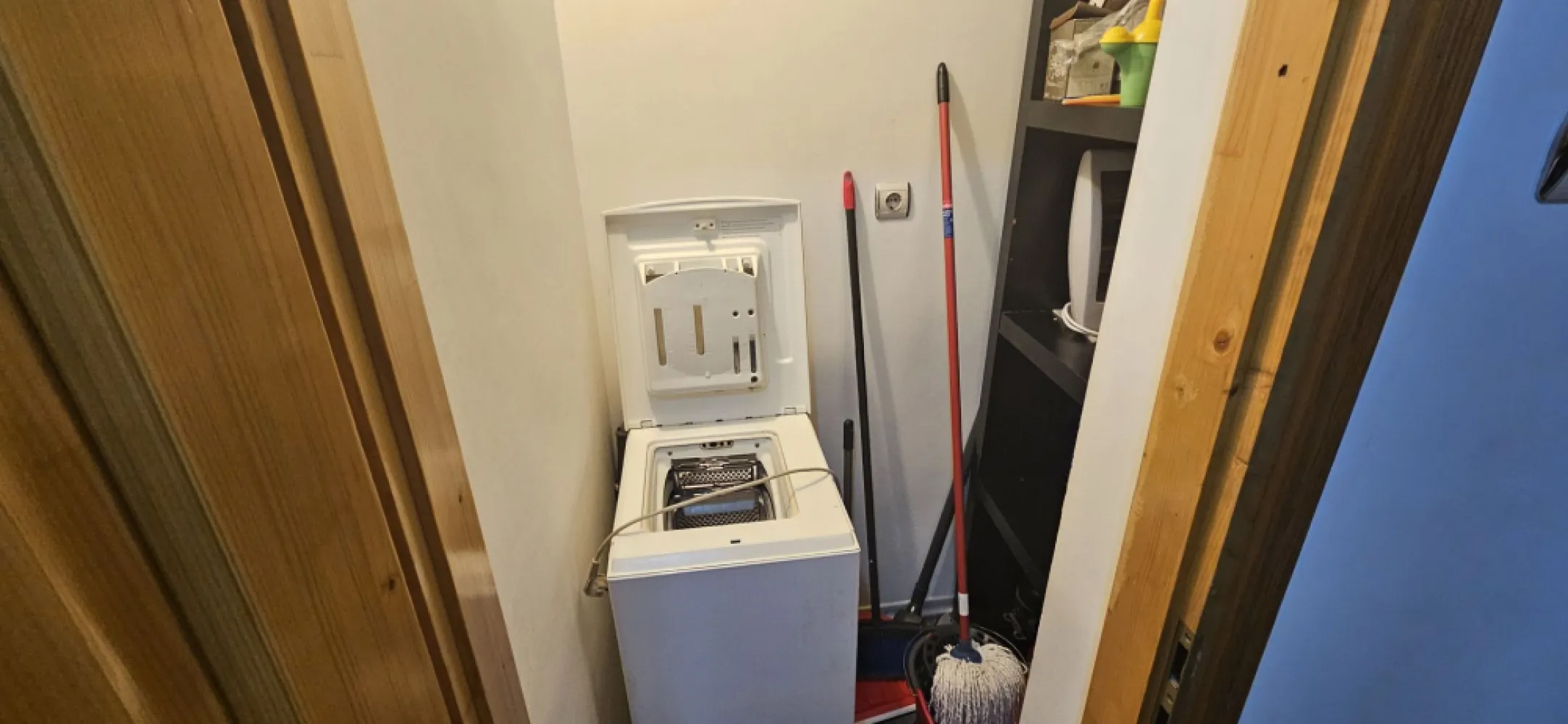 Crangasi apartament 3 camere de inchiriat mobilat si utilat - K Imobiliare propune spre in inchiriere in zona Crangasi , apartament 3 camere , 2 grupuri sanitare , mobilat si utilat complet.