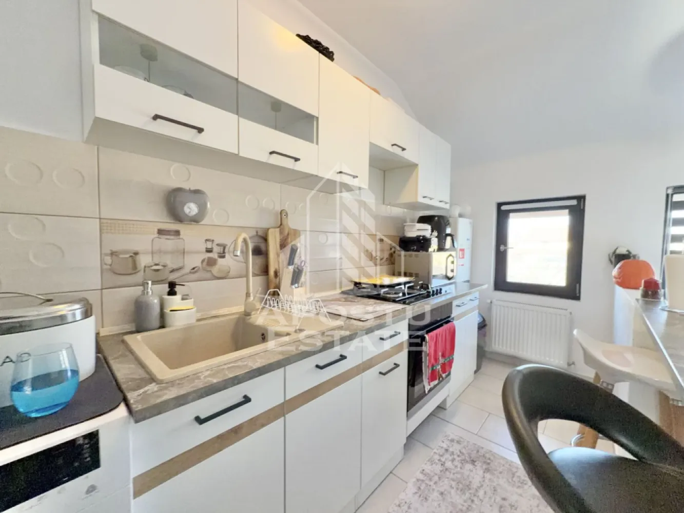 Apartament cu 2 camere complet mobilat si utilat la etajul 1 in Giroc