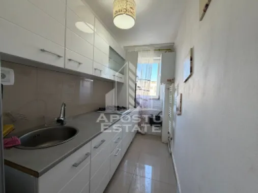 Apartament semidecomandat, 2 camere, centrala proprie,Sagului