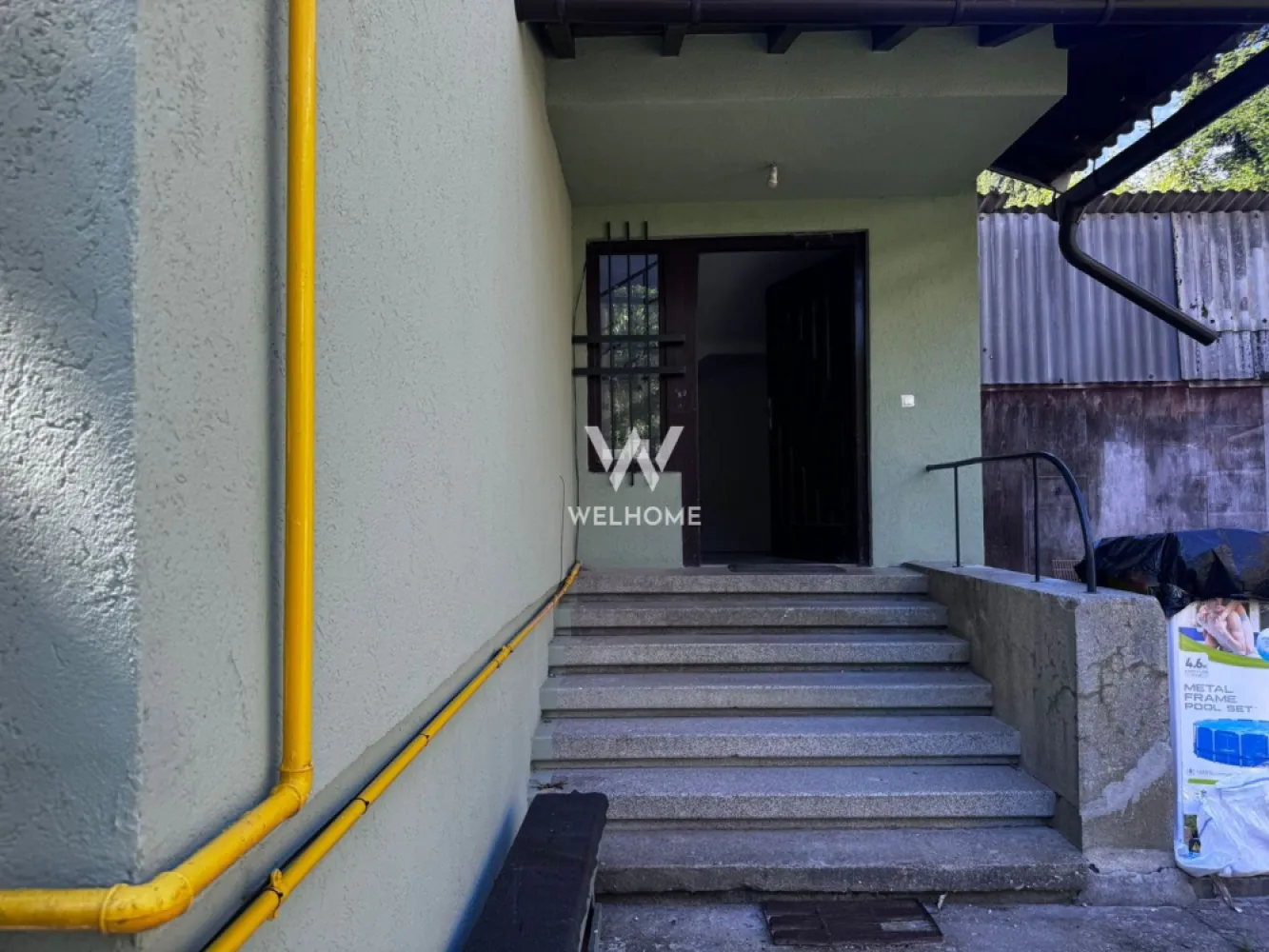 Apartament la casa de inchiriat, Parcul Sub Arini - Va oferim spre inchiriere un apartament la casa, cu vedere directa la parcului Sub Arini, pe strada Martin Hochmeister.
Etajul 1
Complet renovat, in curs de mobilare. 

Compartimentare:
zona de bucatarie, baie, doua camere mari

Pret: 700 euro/luna
0752.088.381 Roxana