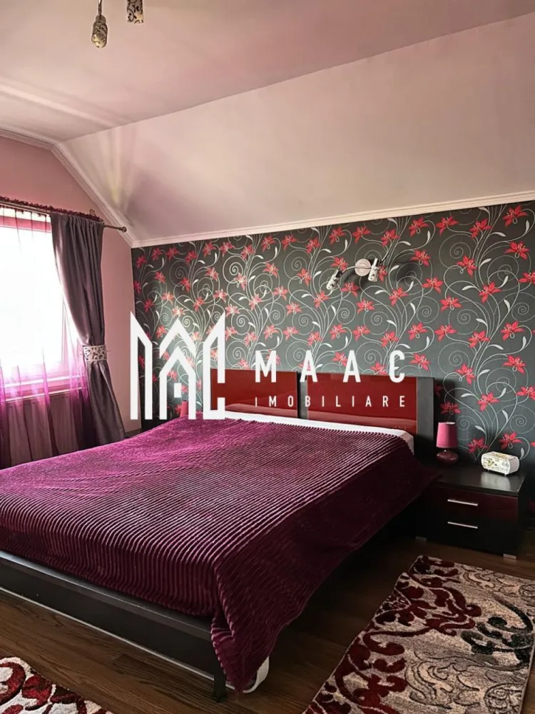 Casa de vanzare | Zona Straubing | Panouri fotovoltaice | 2 centrale | - MAAC Imobiliare vă propune spre vânzare o casă deosebită, excelent compartimentată, situată într-o zonă liniștită și căutată din cartierul Goranu, pe strada Straubing. Proprietatea este ideală pentru o familie care își dorește confort, independență energetică și spații generoase pentru relaxare.
Configurație inteligentă: Încăperi luminoase, optimizate pentru a oferi confort și intimitate.
Zone de relaxare: Terase spațioase, ideale pentru cafeaua de dimineață sau seri liniștite.
Curte amenajată: Foișor primitor pentru agrement, perfect pentru grătare și întâlniri cu prietenii.
Parcare: Garaj propriu, oferind siguranță pentru mașina dumneavoastră și spațiu suplimentar de depozitare.
Proprietatea este proiectată pentru costuri minime de întreținere și confort termic absolut, dispunând de:
Sistem hibrid de încălzire: Două centrale termice funcționale (o centrală pe gaz și o centrală pe combustibil solid).
Energie verde: Panouri fotovoltaice gata instalate, care reduc considerabil facturile de energie electrică.
Casa se află pe strada Straubing, în Goranu, o zonă curată și aerisită, cu acces rapid către principalele puncte de interes ale orașului.

Pentru mai multe detalii, fotografii suplimentare sau pentru a programa o vizionare, contactați cu încredere echipa MAAC Imobiliare, specificand ID 3177581