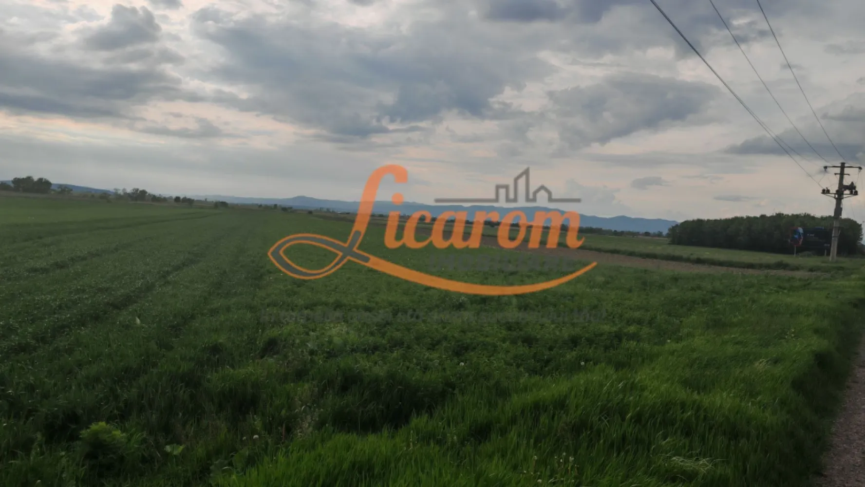 Teren Stupini Calea Feldioarei 4600 mp,21 euro/mp, front asfalt-DN13