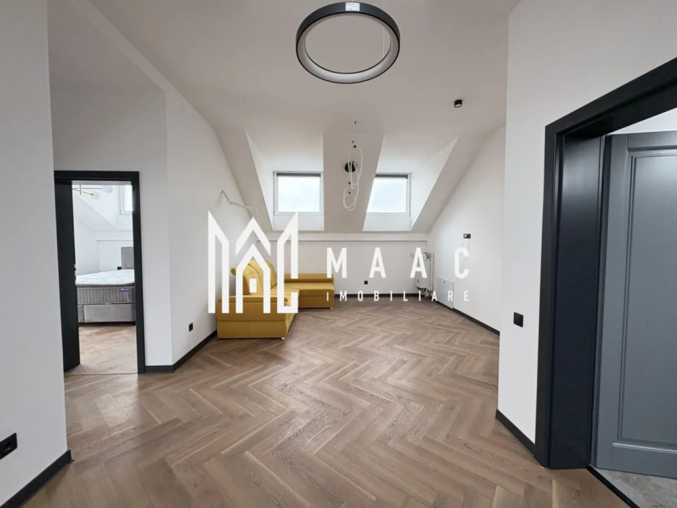 Apartament 3 camere I 2 locuri de parcare I Turnisor - MAAC Imobiliare va propune spre vânzare un apartament nou, situat la etajul 2/2 intr-un imobil din zona Turnisor. Locuinta are living cu bucatarie open-space, 2 dormitoare, baie cu geam de aerisire. Aferente-doua locuri de parcare in curtea imobilului. Aparatamentul se vinde la cheie, baia utilata parțial , parchet triplu stratificat, uși Portadors , centarala ,încălzire în pardoseală, jaluzele de aluminiu pe exterior, jaluzele verticale la interior Pentru mai multe detalii, precizați telefonic că ați văzut anunțul cu ID CP2898478 }}