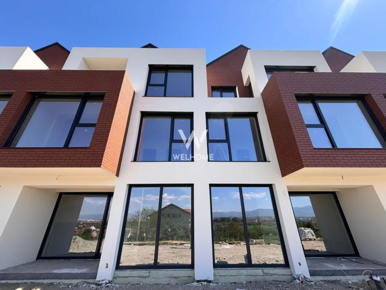 Casa de vanzare – concept modern, priveliste deosebita – 147 mp utili