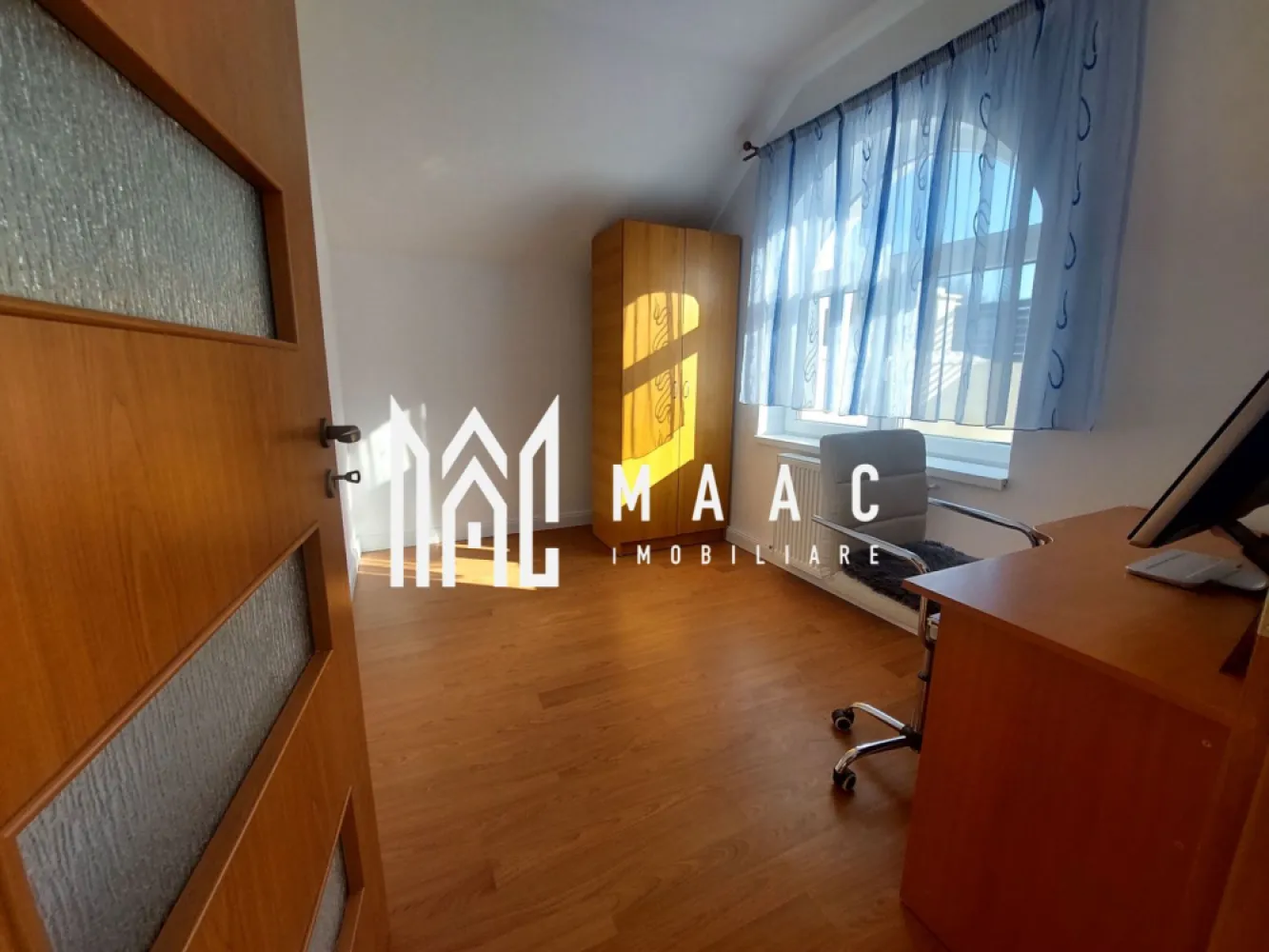Casă | 4 camere | 240 MPU | Acces auto | Mediaș