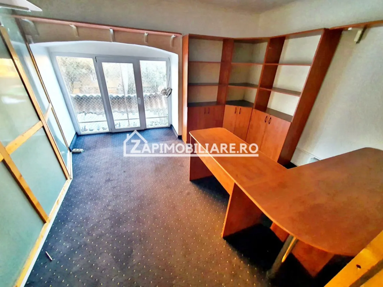 Spatiu comercial 290 mp utili.2 băi, 1 birou, zona Centrală - De închiriat spațiu comercial 290 mp. utili situat la parter zona Centrală
contact 0774048706 Bogdan
Detalii:
- centrală termică, calorifere, geamuri termopan, 
- 2 toalete
- 2 camere
- 1 arhivă
-1 magazie
- 1 birou
- alarmă,
Spațiul se inchiriază la prețul de 1.800 euro negociabil 
 Comisionul perceput este de 50% din valoarea primei chirii.Și se percepe o singură dată!
---------------------------------------------------------------------------------------------------------------------------------
contact Bogdan 0774048706
Acest anunț nu corespunde cerințelor tale? Sună la numărul afișat în anunț și unul dintre agenții noștri te va ajuta cu alte oferte personalizate în funcție de cerințele tale.