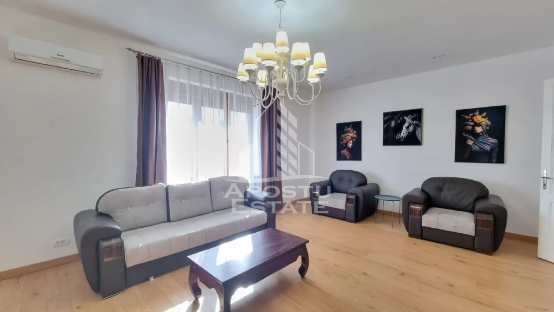 Apartament 2 camere, 2 balcoane, centrala proprie, Complex Studentesc - APOSTU ESTATE va prezinta un apartament decomandat cu 2 camere, 2 balcoane si vedere pe 2 parti, situat la etajul 2 al unui bloc cu 2 etaje si acoperis de tigla, situat in Complexul Studentesc la 1 minut de Facultatea de Drept.

Apartamentul are o suprafata de 86mp + 2 balcoane (14mp) si este compartimentat astfel:
- Hol cu acces la bucatarie, living si camera de depozitare
- Living spatios cu ferestre ce dispun de rulou din aluminiu actionat electric
- Bucataria cu acces la balconul inchis pozitionat spre apus
- Dormitorul matrimonial luminos cu balcon deschis pozitionat spre rasarit
- Baia dotata cu bideu, cada si geam

Dotari:
- centrala proprie pe gaz si aparat de aer conditionat
- tamplarie PVC de culoarea lemnului cu geamuri tripan
- parchet de lemn stratificat
- instalatie sanitara si instalatie electrica noua
- tavan izolat fonic si termic

Apartamentul se vinde nemobilat insa exista posibilitate de negociere pentru mobilier.

Oferim consultanta si solutii financiare prin intermediul colaboratorilor nostri pentru a obtine cel mai potrivit tip de credit.

Va asteptam cu drag la vizionare!
ID intern: CP2929229