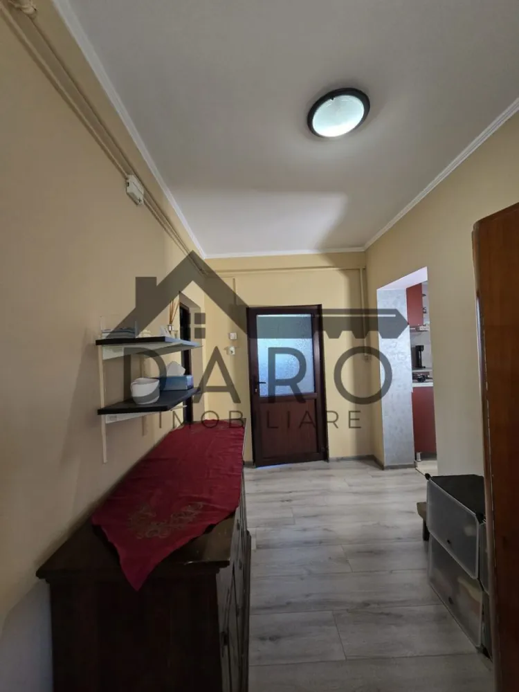 Casa in Livezeni , 140 mp utili , in centrul localitatii .