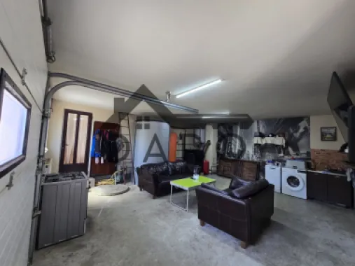 Casa in Livezeni , 140 mp utili , in centrul localitatii .