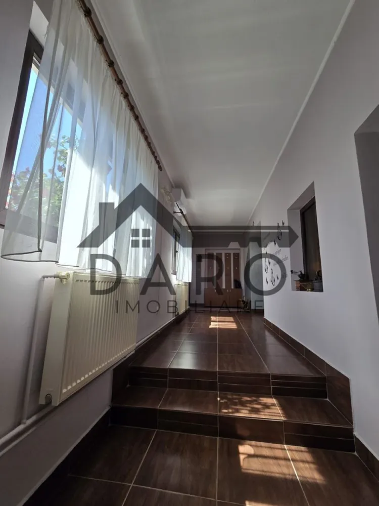 Casa in Livezeni , 140 mp utili , in centrul localitatii .