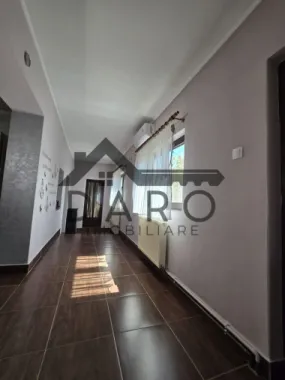 Casa in Livezeni , 140 mp utili , in centrul localitatii .