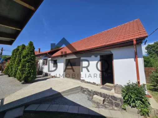 Casa in Livezeni , 140 mp utili , in centrul localitatii .