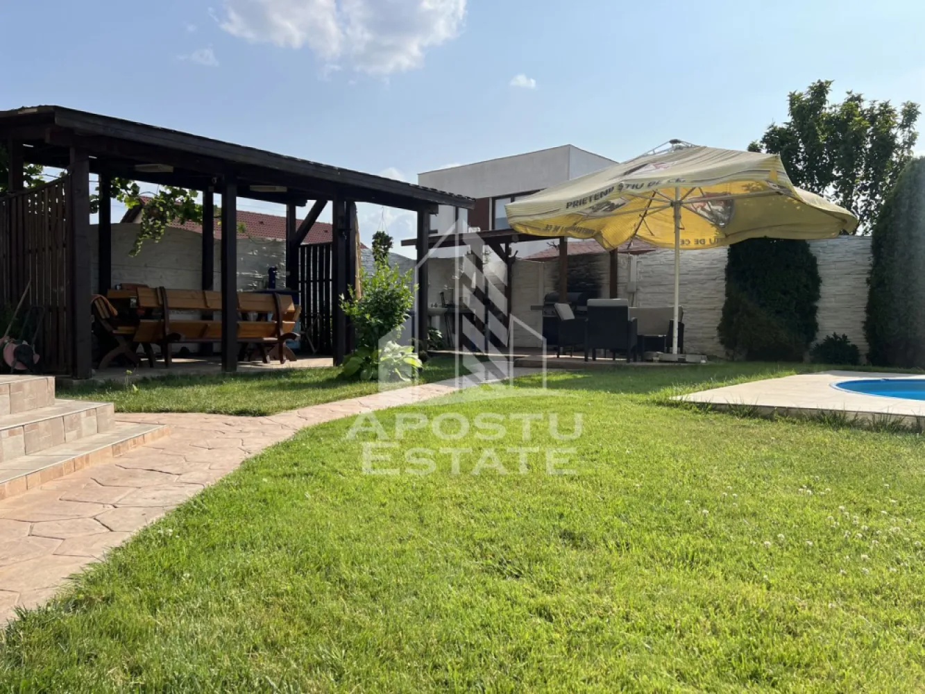 Casa individuala P+E+M, carport, piscina , in Sacalaz