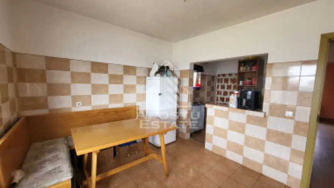 Casa individuala cu 7 camere,si teren de 550 mp,Dudestii Noi