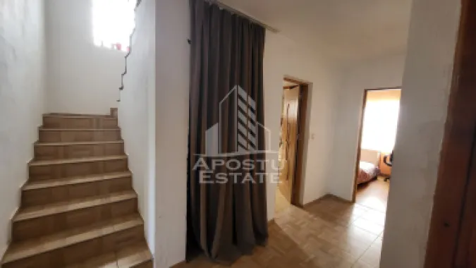 Casa individuala cu 7 camere,si teren de 550 mp,Dudestii Noi