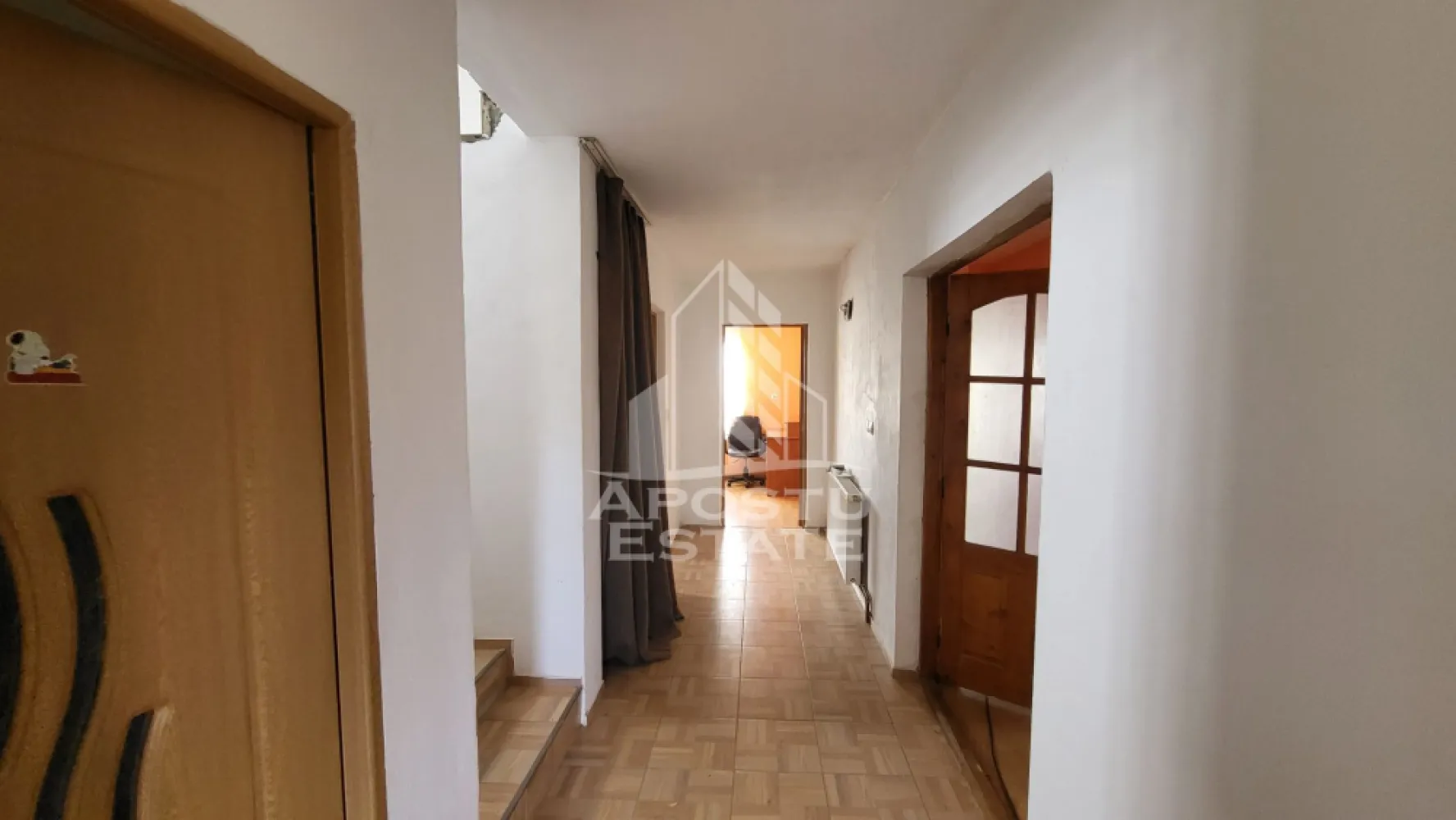 Casa individuala cu 7 camere,si teren de 550 mp,Dudestii Noi