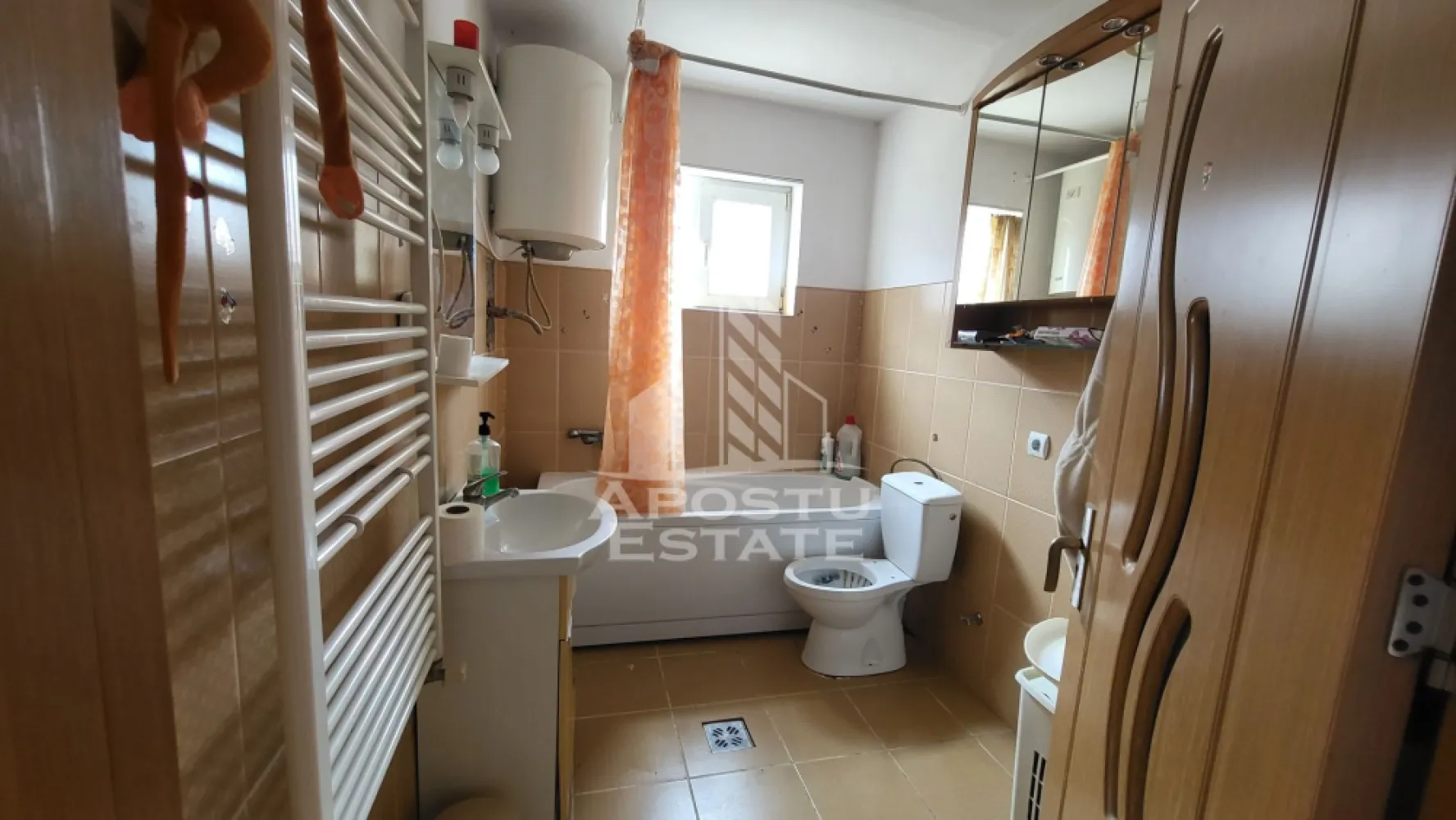 Casa individuala cu 7 camere,si teren de 550 mp,Dudestii Noi