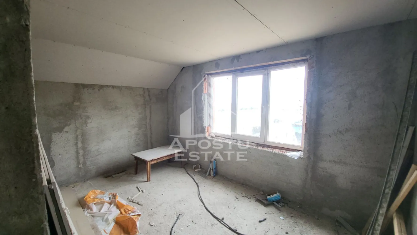 Casa individuala cu 7 camere,si teren de 550 mp,Dudestii Noi