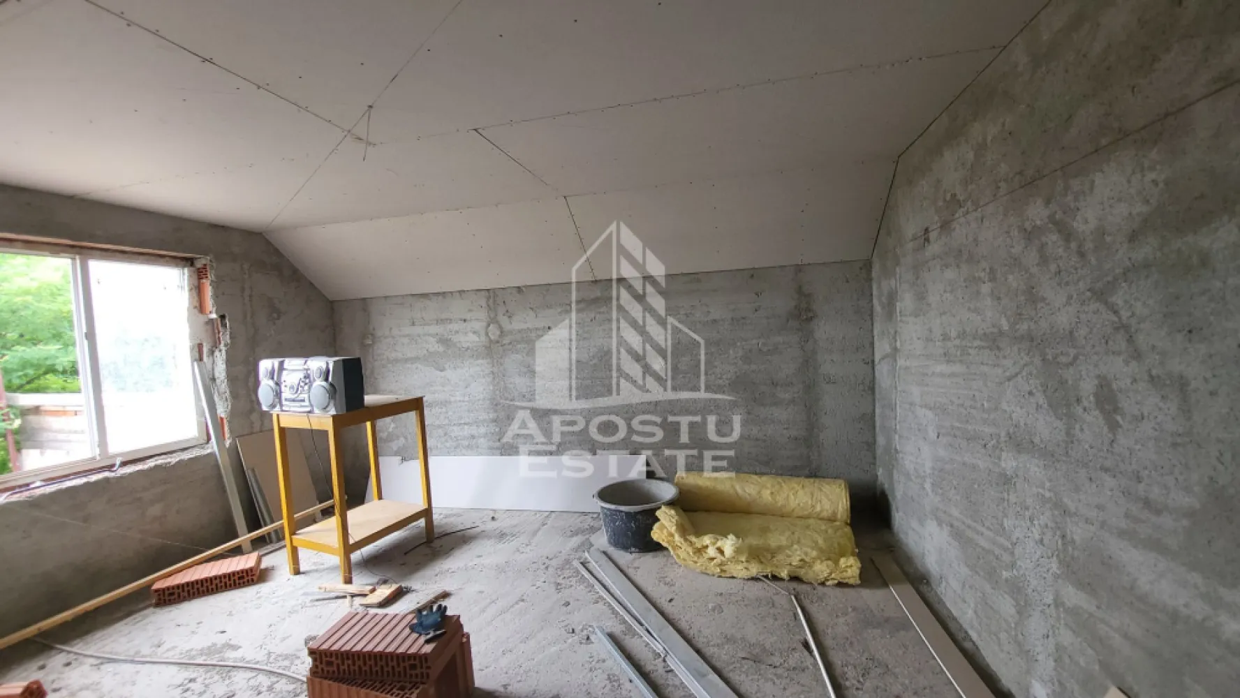 Casa individuala cu 7 camere,si teren de 550 mp,Dudestii Noi