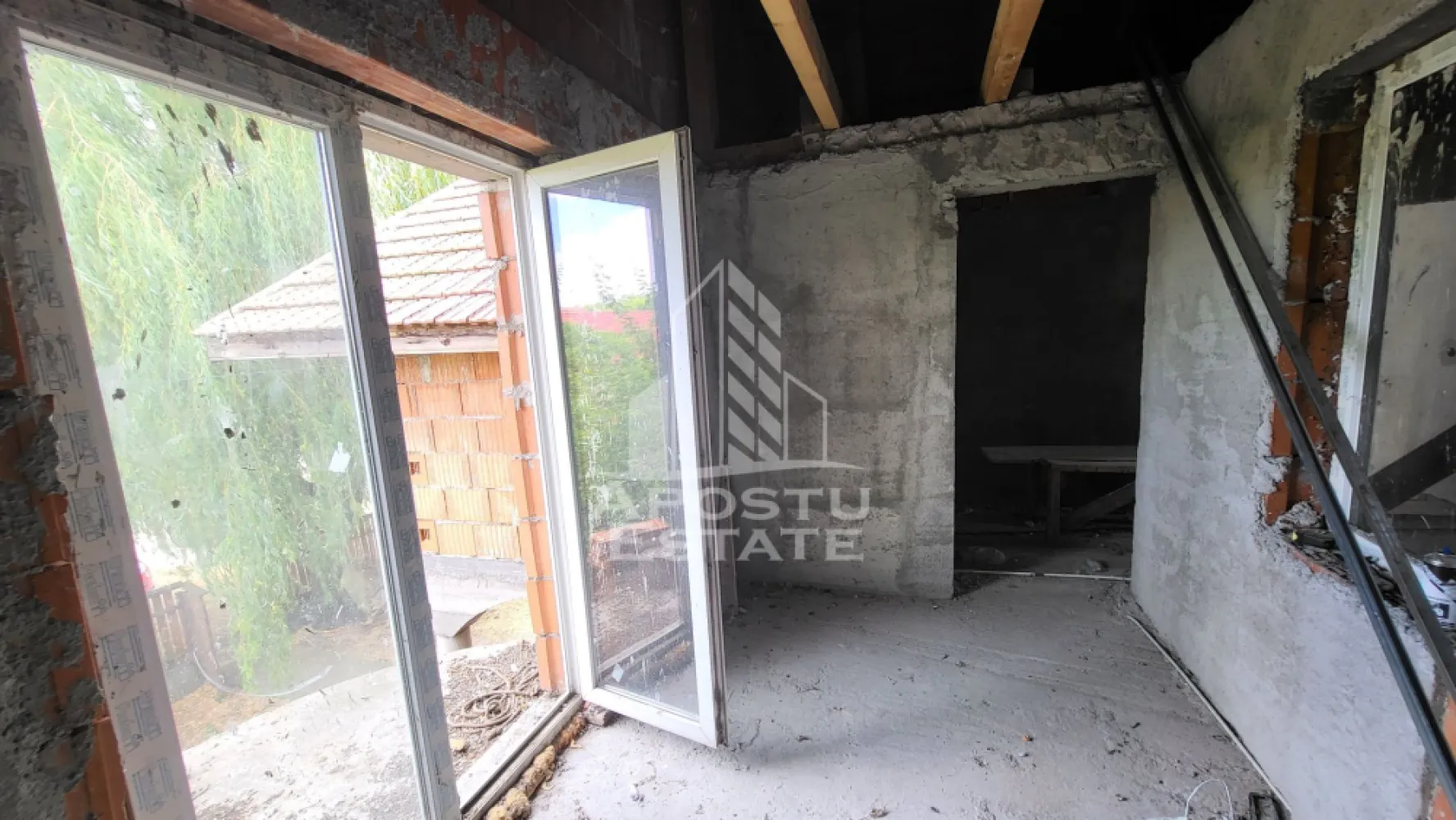 Casa individuala cu 7 camere,si teren de 550 mp,Dudestii Noi