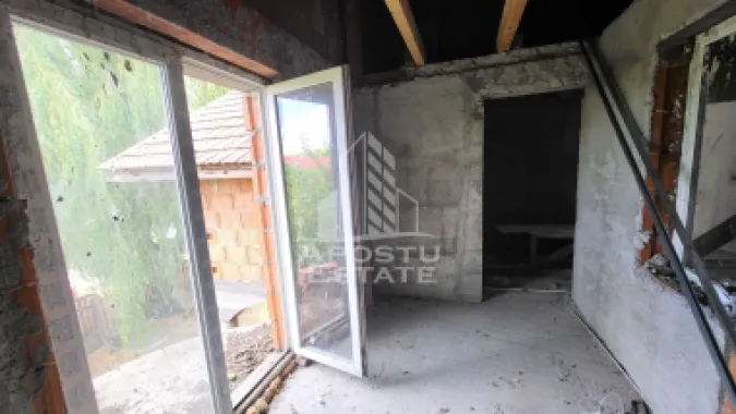 Casa individuala cu 7 camere,si teren de 550 mp,Dudestii Noi