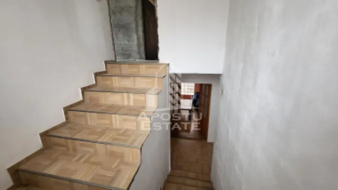 Casa individuala cu 7 camere,si teren de 550 mp,Dudestii Noi