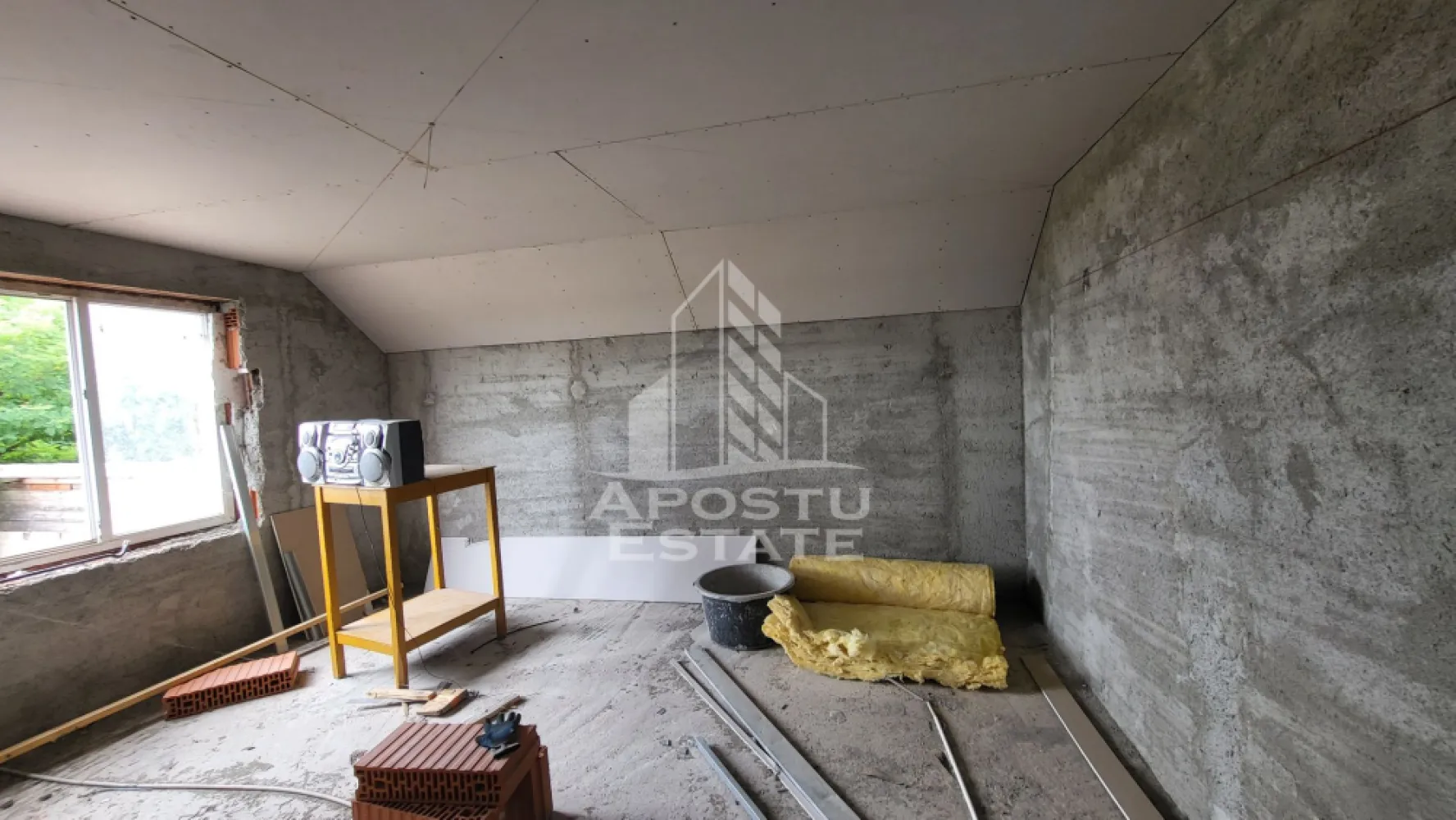 Casa individuala cu 7 camere,si teren de 550 mp,Dudestii Noi