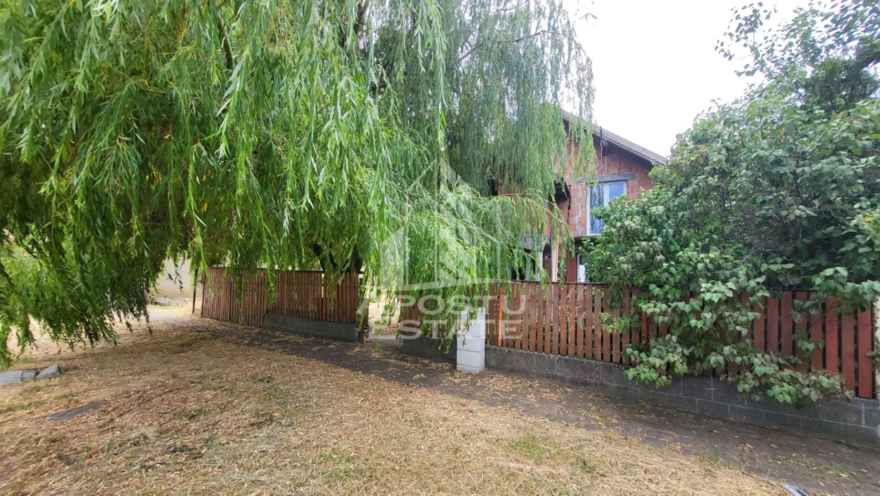 Casa individuala cu 7 camere,si teren de 550 mp,Dudestii Noi