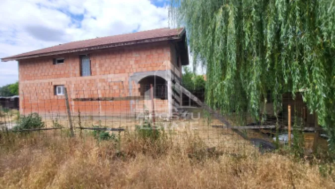 Casa individuala cu 7 camere,si teren de 550 mp,Dudestii Noi
