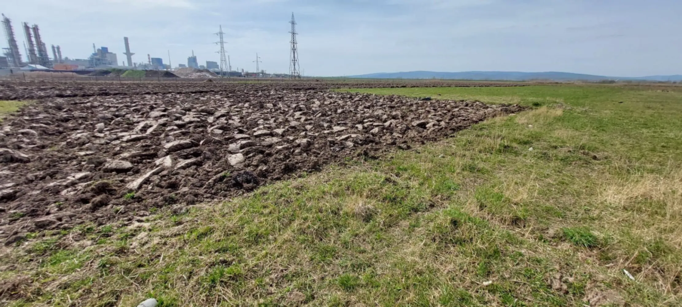 Teren 7000 mp,29euro mp.zona Libertății, Targu Mures, - De vânzare 7.000 mp. de teren intravilan cu deschidere de 36 m la dum asfaltat în Târgu Mureș zona Mureseni Terenul se vinde la prețul de 28 Euro mp. Comisionul este ZERO!
Dacă vă place această ofertă - sau pentru alte informații sunați la numărul de contact din anunț! 0774048706
Compania Zap Imobiliare vă pune la dispoziție toate informațiile, actele și documentele necesare alături de asistență și consiliere permanentă până la finalizarea achiziției imobiliare. Ne dorim să îți oferim cea mai plăcută experiență.