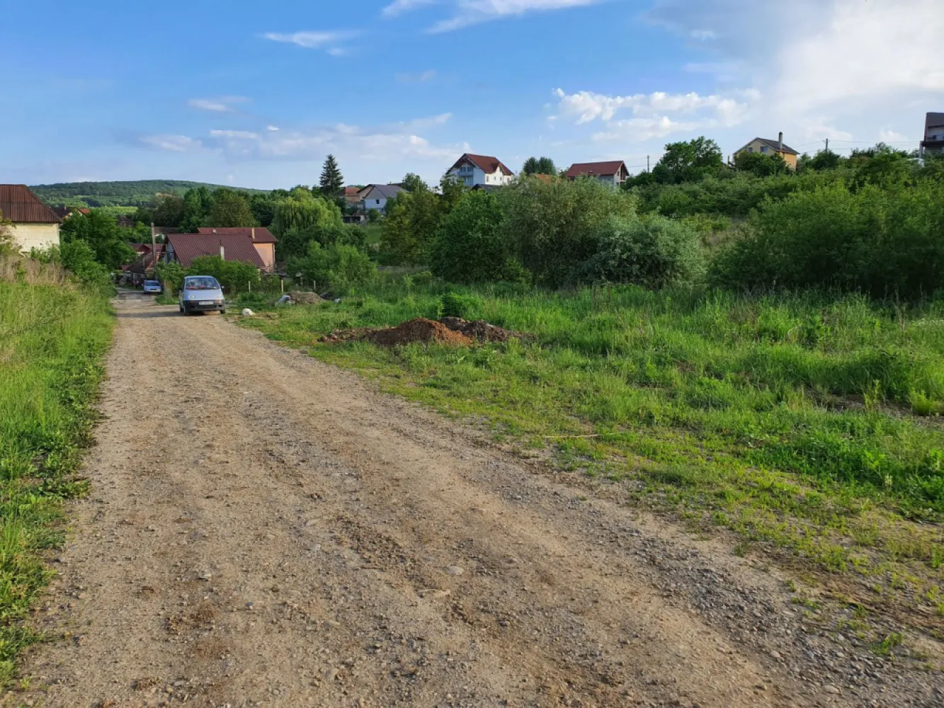 Teren 1.370 mp, intravilan, Livezeni, 0% comision - Vă oferim spre vânzare un teren cu suprafața de 1.370 mp. situat în Livezeni,oferit de Zap Imobiliare, comision ZERO.

Descriere:
- toate utilitățile la 50 m
- suprafața teren 1.370 mp
- deschidere de 26 m. la 2 drumuri 

Cei interesați pot achiziționa terenul la prețul de 53.500 EURO 

Dacă vă place această ofertă - sau pentru alte informații sunați la numărul de contact din anunț! 
Compania Zap Imobiliare vă pune la dispoziție toate informațiile, actele și documentele necesare alături de asistență și consiliere permanentă până la finalizarea achiziției imobiliare. Ne dorim să îți oferim cea mai plăcută experiență.