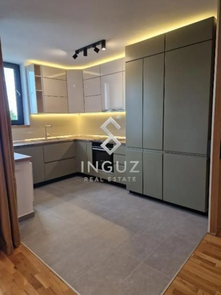 DE ÎNCHIRIAT – APARTAMENT 3 CAMERE PREMIUM – BĂNEASA (ZONA ZOO)