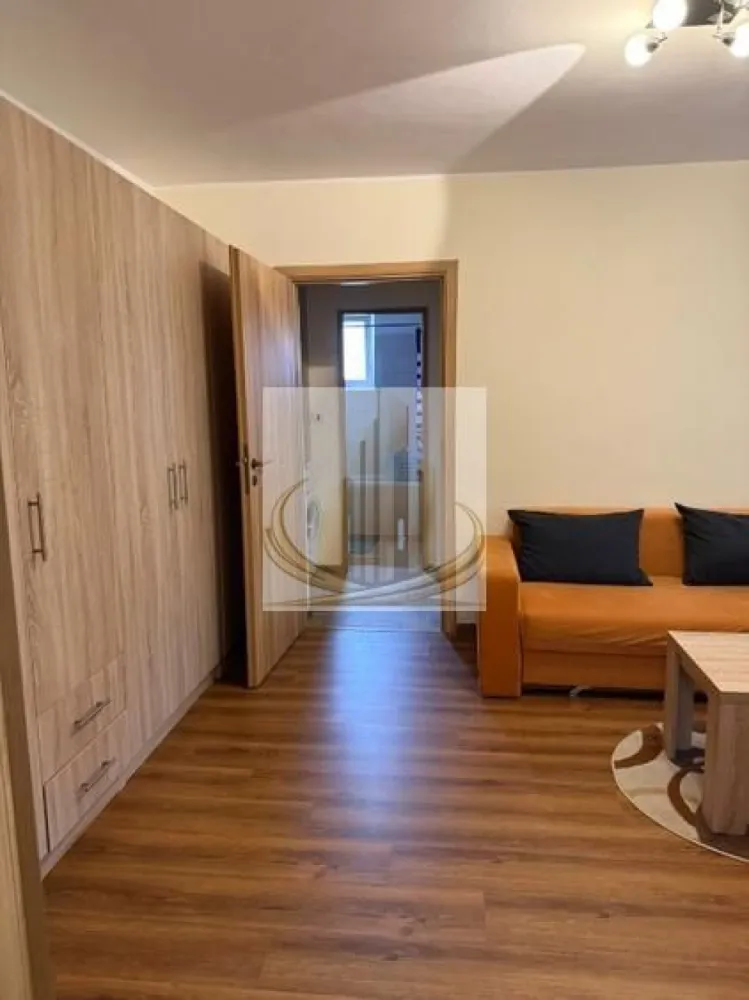 Apartament modern 2 camere, centrala proprie - 🏢 Grand Mobilis Imobiliare vă propune spre închiriere un apartament modern, situat în zona Take Ionescu, într-una dintre cele mai căutate și accesibile zone centrale ale Timișoarei.

✨ Detalii proprietate:

* Tip: apartament cu 2 camere
* Suprafață: 48 mp
* Etaj: parter
* Compartimentare: foarte bine gândită și eficientă
* Bucătărie: închisă
* Se închiriază complet mobilat și utilat

🔥 Dotări și beneficii:

* Centrală proprie
* Aer condiționat
* Apartament modern, gata de locuit

📍 Localizare excelentă:

* Zonă centrală, liniștită și foarte bine poziționată
* La doar 7 minute de Iulius Mall
* La 5 minute de Punctele Cardinale
* Acces rapid către toate punctele importante ale orașului

🏙️ Apartamentul este ideal pentru persoane care își doresc confort, acces rapid către centrul orașului și un spațiu modern, bine întreținut.

📞 Pentru detalii și programări vizionări, contactați Grand Mobilis Imobiliare.
ID intern CP3178566