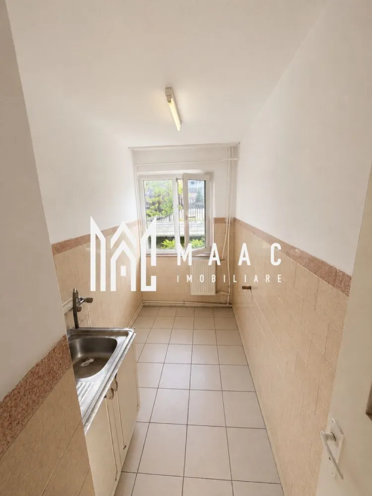 Apartament 3 camere | Zona Hermes | Geam la baie| Decomandat |