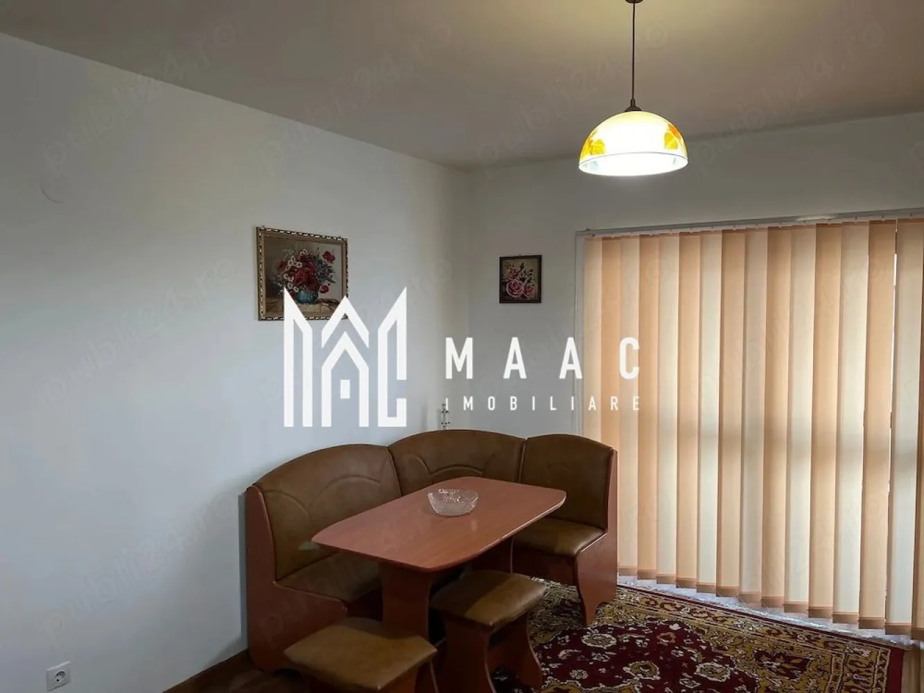 Apartament 2 camere | 42 MPU | Balcon | Doamna Stanca - MAAC Imobiliare vă propune spre închiriere un apartament cu 2 camere, situat în zona Doamna Stanca din Sibiu, într-o locație cu acces facil către magazine, mijloace de transport și principalele puncte de interes ale orașului.

Proprietatea se închiriază complet mobilată și utilată, fiind pregătită pentru mutare imediată.

Detalii proprietate:
Suprafață utilă: 42 mp
Nivel: Parter
Balcon generos
Loc de parcare privat

Compartimentare:
2 camere
1 dormitor
1 bucătărie
1 baie

Dotări și beneficii:
Complet mobilat și utilat
Mașină de spălat rufe
Balcon spațios
Loc de parcare privat inclus
Spațiu suplimentar de depozitare (cămară)

Condiții de închiriere:
Chirie: 300 euro/lună (echivalent în lei)
Garanție: echivalentul unei chirii lunare
Nu se acceptă animale de companie
Nu se acceptă fumători

Pentru mai multe detalii sau pentru a programa o vizionare, vă rugăm să ne contactați și să specificați ID: CP3122403.