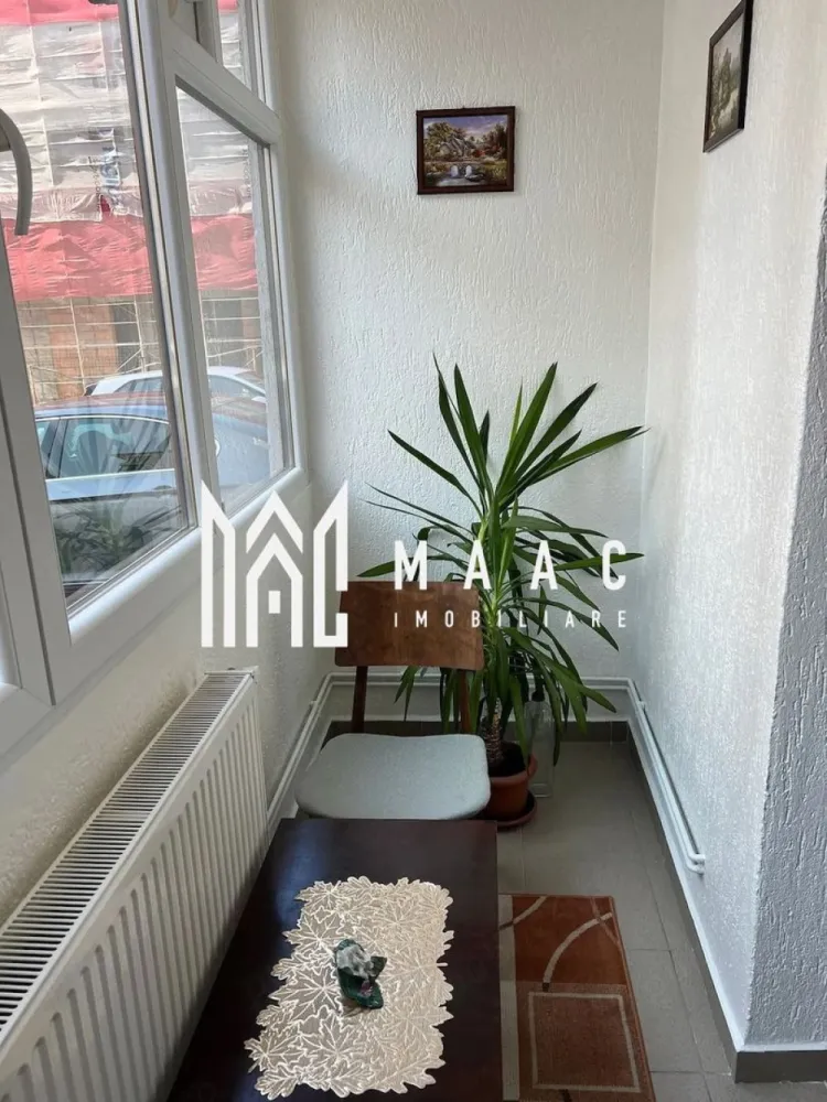 Apartament 2 camere | 42 MPU | Balcon | Doamna Stanca - MAAC Imobiliare vă propune spre închiriere un apartament cu 2 camere, situat în zona Doamna Stanca din Sibiu, într-o locație cu acces facil către magazine, mijloace de transport și principalele puncte de interes ale orașului.

Proprietatea se închiriază complet mobilată și utilată, fiind pregătită pentru mutare imediată.

Detalii proprietate:
Suprafață utilă: 42 mp
Nivel: Parter
Balcon generos
Loc de parcare privat

Compartimentare:
2 camere
1 dormitor
1 bucătărie
1 baie

Dotări și beneficii:
Complet mobilat și utilat
Mașină de spălat rufe
Balcon spațios
Loc de parcare privat inclus
Spațiu suplimentar de depozitare (cămară)

Condiții de închiriere:
Chirie: 300 euro/lună (echivalent în lei)
Garanție: echivalentul unei chirii lunare
Nu se acceptă animale de companie
Nu se acceptă fumători

Pentru mai multe detalii sau pentru a programa o vizionare, vă rugăm să ne contactați și să specificați ID: CP3122403.