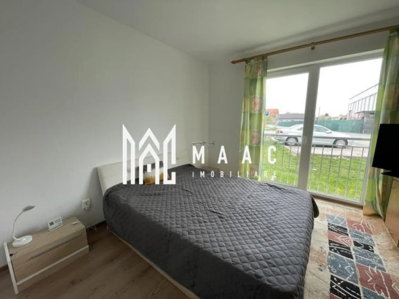 Apartament 2 camere | Sibiu Central | 48 mp, balcon 8 mp - Apartament de 2 camere de închiriat în zona Central, Sibiu, la City Residence, cu 48 mp utili, balcon de 8 mp și loc de parcare.

Detalii proprietate:
• 2 camere, 1 dormitor, 1 baie, 1 bucătărie
• 48 mp utili
• balcon generos de 8 mp
• loc de parcare
• construcție 2015
• living cu bucătărie open space

Amplasarea în City Residence oferă acces rapid către centrul Sibiului, gară și principalele puncte de interes, conform descrierii existente.

Pentru detalii și programarea unei vizionări, contactați-ne. Cod anunț CP3170982.