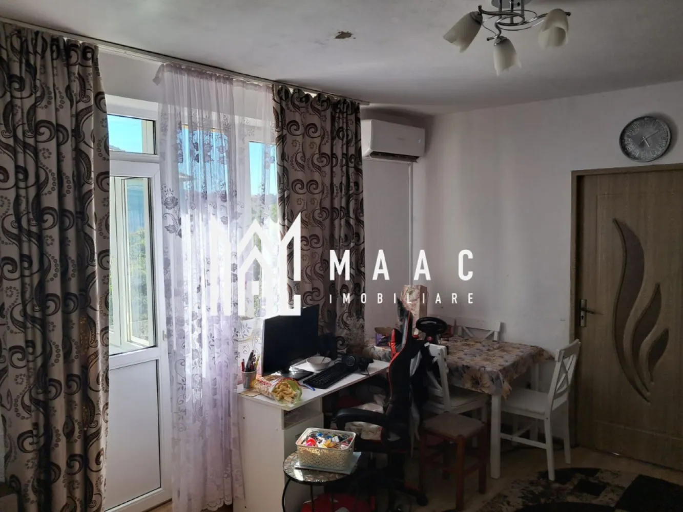 Apartament 2 camere | Balcon inchis | Investitie | Cedonia - MAAC Imobiliare va oferă spre vânzare apartament cu 2 camere, situat la etajul 4 din 4 al unui imobil amplasat în zona Cedonia.

Locuința este complet mobilată și utilată, fiind disponibilă imediat și ideală atât pentru locuire proprie, cât și pentru investiție.

Caracteristici:
2 camere
Etaj 4 din 4
Centrală termică proprie
Geamuri termopan
Balon închis cu termopan
Gresie, faianță și parchet
Complet mobilat și utilat
Apartament liber, disponibil imediat

Avantaje:
Zonă foarte bine conectată
Aproape de magazine, școli, transport public și alte facilități
Ideal pentru investiție sau locuință proprie
Costuri eficiente de întreținere
Mutare rapidă, fără investiții suplimentare

Pentru mai multe detalii și programarea unei vizionări, vă rugăm să contactați echipa MAAC Imobiliare și să menționați ID-ul proprietății: CP3171852