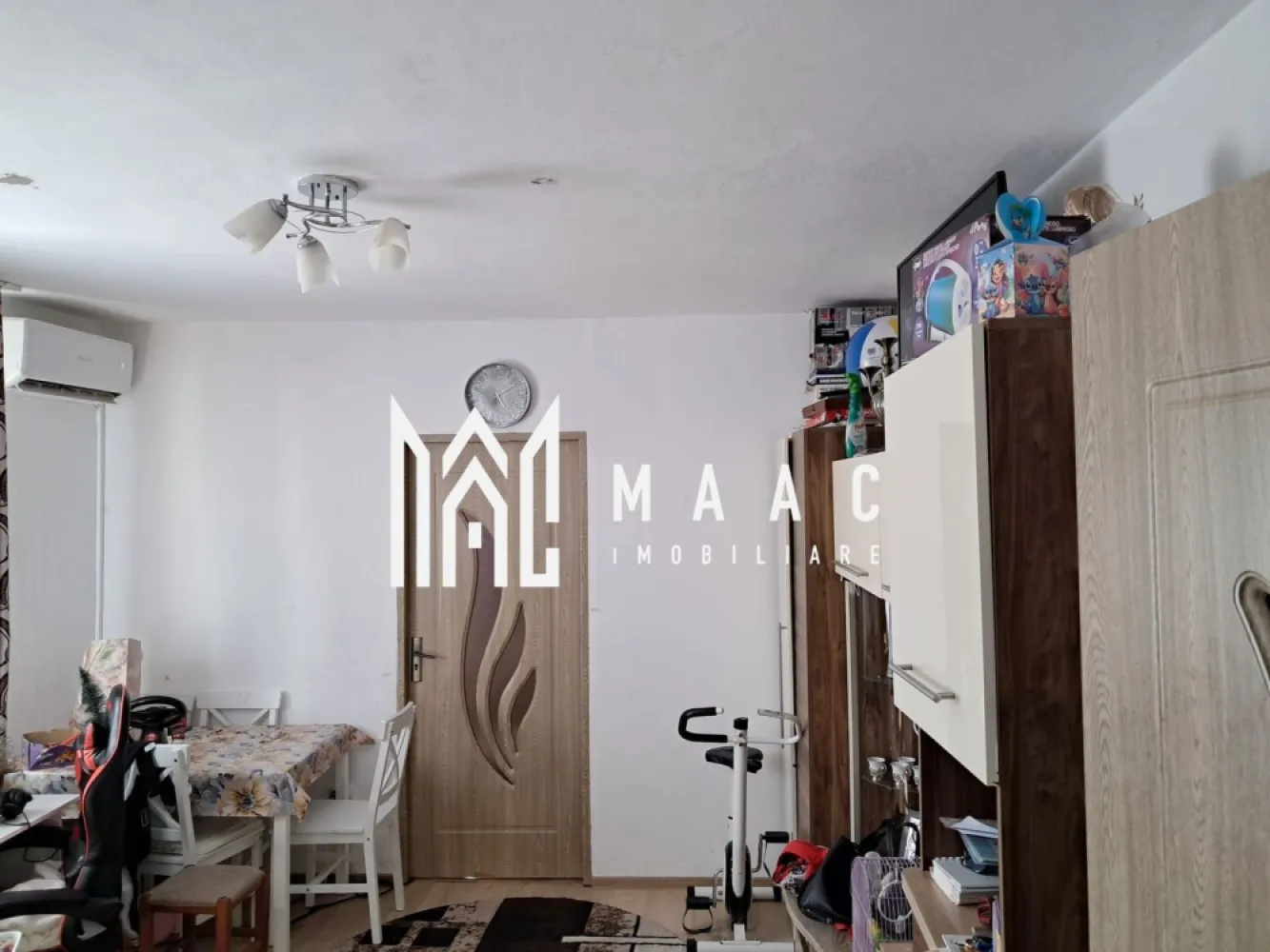 Apartament 2 camere | Balcon inchis | Investitie | Cedonia - MAAC Imobiliare va oferă spre vânzare apartament cu 2 camere, situat la etajul 4 din 4 al unui imobil amplasat în zona Cedonia.

Locuința este complet mobilată și utilată, fiind disponibilă imediat și ideală atât pentru locuire proprie, cât și pentru investiție.

Caracteristici:
2 camere
Etaj 4 din 4
Centrală termică proprie
Geamuri termopan
Balon închis cu termopan
Gresie, faianță și parchet
Complet mobilat și utilat
Apartament liber, disponibil imediat

Avantaje:
Zonă foarte bine conectată
Aproape de magazine, școli, transport public și alte facilități
Ideal pentru investiție sau locuință proprie
Costuri eficiente de întreținere
Mutare rapidă, fără investiții suplimentare

Pentru mai multe detalii și programarea unei vizionări, vă rugăm să contactați echipa MAAC Imobiliare și să menționați ID-ul proprietății: CP3171852