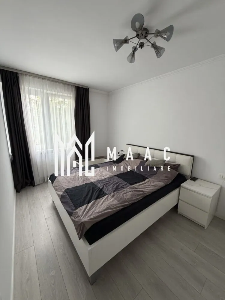 Apartament 2 camere | Etaj 2 | Renovat | 49 MPU | Terezian - MAAC Imobiliare vă propune spre vânzare un apartament cu 2 camere decomandate, situat în cartierul Terezian, cu o suprafață utilă de 49,2 mp, această proprietate reprezintă o alegere excelentă atât pentru locuire, cât și pentru investiție. 

Caracteristici:
Suprafață utilă: 49,2 mp
Compartimentare: decomandată
Imobil construit în anul 1971
Se vinde complet mobilat și utilat
Disponibil pentru mutare imediată
Ideal pentru locuire sau investiție

Compartimentare:
Living 
Dormitor
Bucătărie separată
Baie
Hol 
Două spații de depozitare

Finisaje și dotări:
Instalație electrică refăcută complet în anul 2020
Centrală termică proprie în condensare
Calorifere
Smart TV
Canapea extensibilă recent achiziționată
Două spații de depozitare integrate în canapea
Mașină de spălat vase
Frigider
Aragaz
Mașină de spălat haine
Uscător de rufe
Mobilier și electrocasnice incluse în preț

Avantaje:
Apartament luminos și bine întreținut
Instalație electrică modernizată complet
Costuri reduse de întreținere datorită centralei în condensare
Spații multiple pentru depozitare
Locuință complet echipată
Nu necesită investiții suplimentare

Localizare:
În apropiere se află școli și grădinițe, la aproximativ 5 minute de mers pe jos, supermarketurile Lidl și Profi, farmacii, stații de transport în comun și alte puncte de interes.

Pentru mai multe detalii și programarea unei vizionări, vă rugăm să contactați echipa MAAC Imobiliare și să menționați ID-ul proprietății: CP3171864