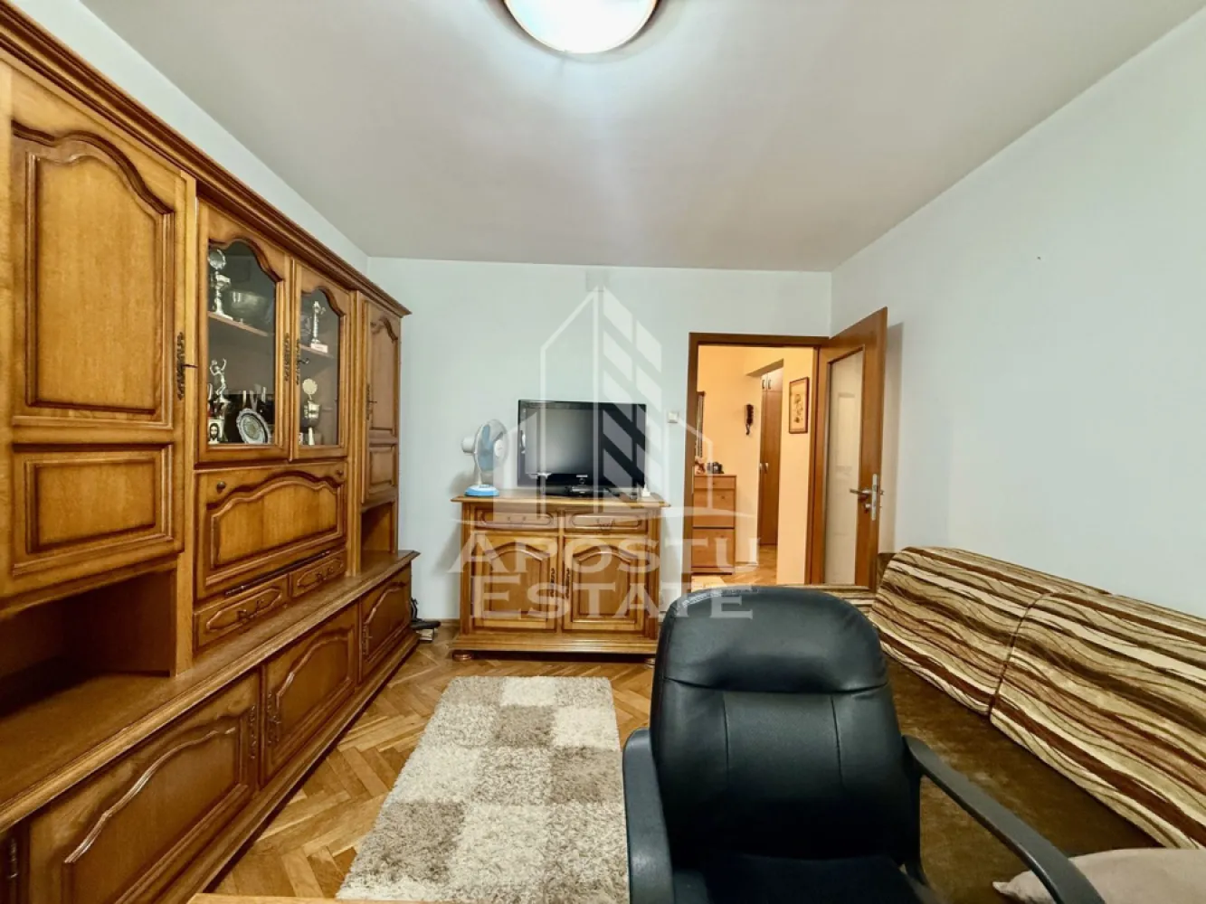 Apartament 3 camere, 2 bai, etaj 1, mobilat, zona Olimpia-Stadion