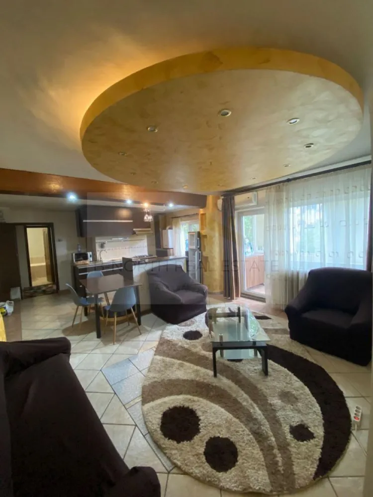 Apartament 2 camere de închiriat | Trafic Greu – Parcul Carol | Centrală proprie - B-North Real Estate vă propune spre închiriere un apartament spațios cu 2 camere, situat în zona Trafic Greu – Spătarul Preda, într-o locație liniștită, cu acces rapid către centrul Bucureștiului și principalele puncte de interes ale orașului.
Apartamentul are o suprafață utilă de 61 mp, este situat la etajul 4 din 4 și se închiriază complet mobilat și utilat, fiind pregătit pentru mutare imediată.

Caracteristici principale:

Apartament 2 camere
Suprafață utilă: 61 mp
Compartimentare decomandată
Etaj 4 din 4
Bucătărie open-space
Balcon închis
Complet mobilat și utilat

Dotări și beneficii:

Centrală termică proprie
Aer condiționat
Mașină de spălat rufe nouă
Frigider
Aragaz
Cuptor cu microunde
Geamuri termopan
Ușă metalică
Multiple spații de depozitare
TV și internet incluse gratuit

Avantaje locație:

Aproximativ 15 minute de centrul orașului
Aproape de Parcul Carol
Lidl, Penny, Kaufland, Carrefour și Jumbo în apropiere
Farmacii, școli și alte servicii la câțiva pași
Acces facil către mijloacele de transport în comun
Zonă liniștită și bine conectată

Recomandat pentru:

Cupluri
Persoane singure
Profesioniști
Studenți
Preț și condiții:

Chirie: 450 euro/lună
1 lună garanție
Disponibil imediat

Pentru informații suplimentare și programarea unei vizionări, contactați B-North Real Estate.