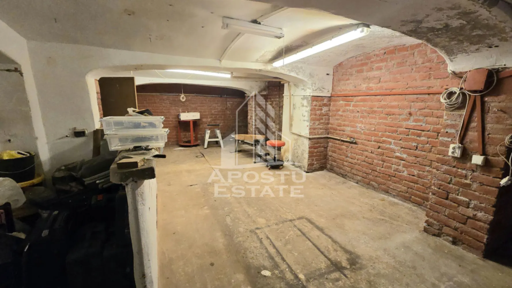 Casa de vanzare, 7 camere si 4 bai, comision 0, zona Odobescu