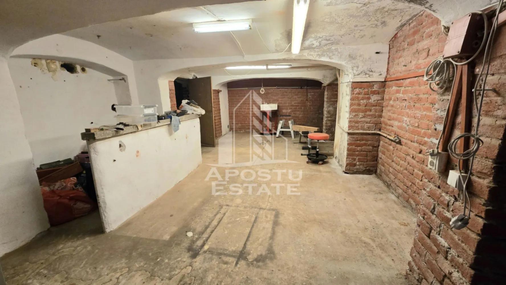 Casa de vanzare, 7 camere si 4 bai, comision 0, zona Odobescu