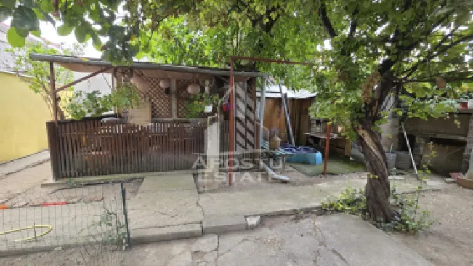Casa de vanzare, 7 camere si 4 bai, comision 0, zona Odobescu